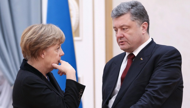 Merkel se reunirá con Poroshenko en el palacio de Meseberg