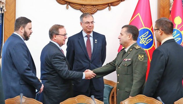 Defense Minister Poltorak held meeting with US Congress representatives