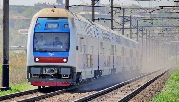 Двоповерховий електропоїзд здійснив перший рейс Харків - Київ