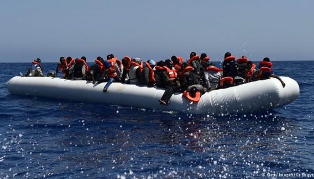 Біля Малайзії перекинувся човен, мінімум 9 загиблих