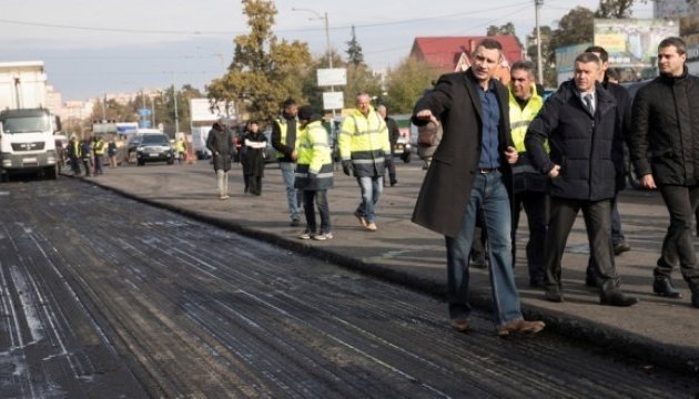 До кінця року в Києві капітально відремонтують 84 дороги - Кличко