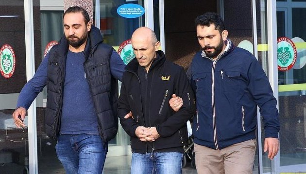У Туреччині видали ордери на арешт 73 пілотів