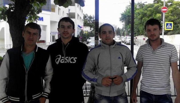 Чотирьох мешканців Судака оштрафували за кримськотатарський прапор