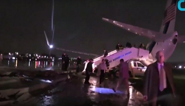 Літак Трампа невдало приземлився в Нью-Йорку