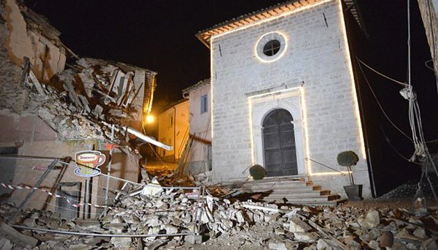 Новий землетрус в Італії обвалив будівлі і пошкодив пам’ятки