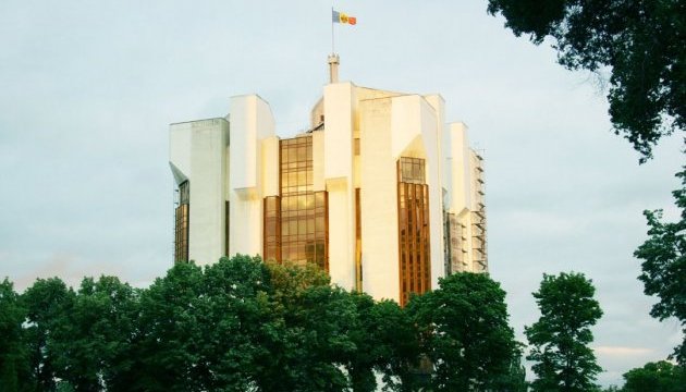 У Молдові День тиші перед вирішальним туром президентських виборів