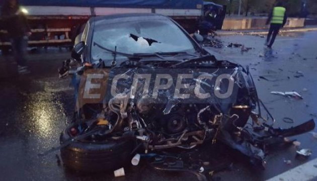 Смертельное ДТП на Троещине: Porsche врезался в Renault, виновник скрылся