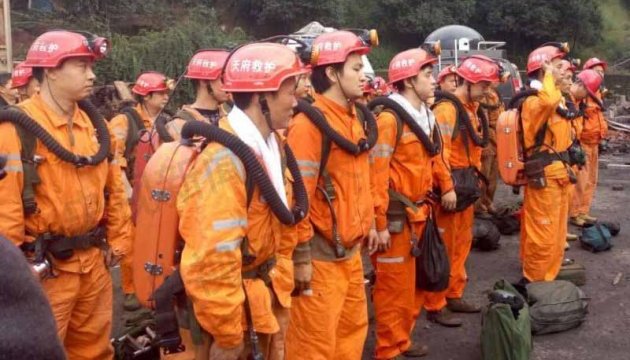 У Китаї вибух на шахті: під землею опинилися 33 шахтарі