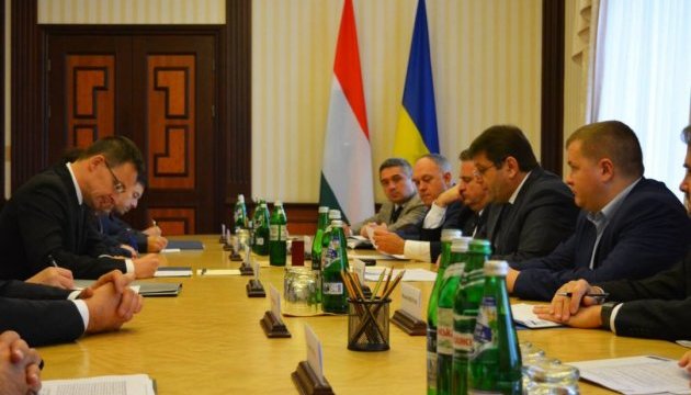 Угорщина збільшить квоти для українських перевізників 