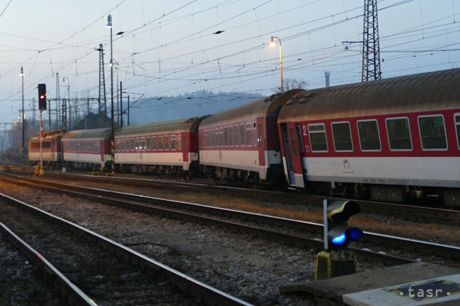 У Словаччині з рейок зійшов пасажирський потяг - фото 1