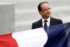 Експрезидент Франції Олланд іде на позачергові парламентські вибори