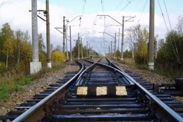 На Львівщині зіткнулися вантажівка та електричка: троє поранених