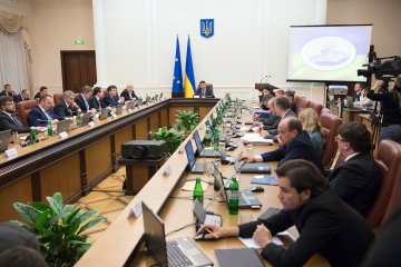 Кабмін доручив пожвавити конкуренцію на ринках пального