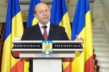 Экс-президент Румынии подал в суд на Додона