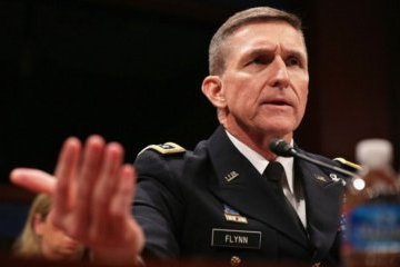 Росіяни хизувалися, що могли б використати Флінна для впливу на Трампа - ЗМІ