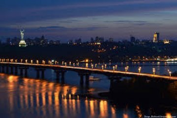 У Києві на тиждень обмежать рух по мосту Патона