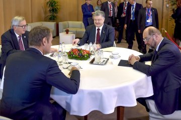 Порошенко провел переговоры тет-а-тет с лидерами ЕС