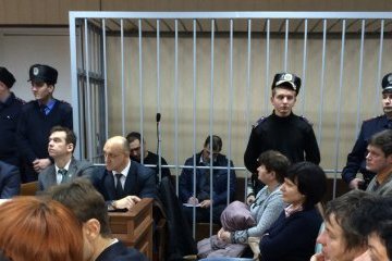 Допрос Шуляка: пятерых экс-беркутовцев привезли в суд