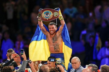 The Ring: Lomachenko es el mejor boxeador del año