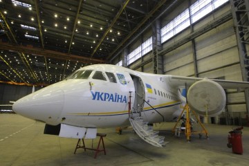 Казахстан зацікавлений в українських літаках - Зубко