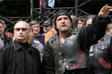 Путін прибув до окупованого Севастополя на шоу