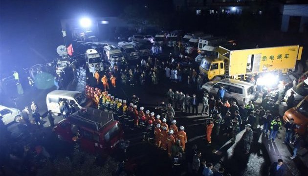 Вибух шахти в Китаї: 13 загиблих, пошуки ще 20-ти тривають