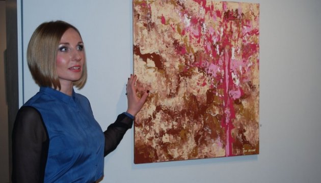 Las pinturas de Olga Bosak se exponen en Ottawa 