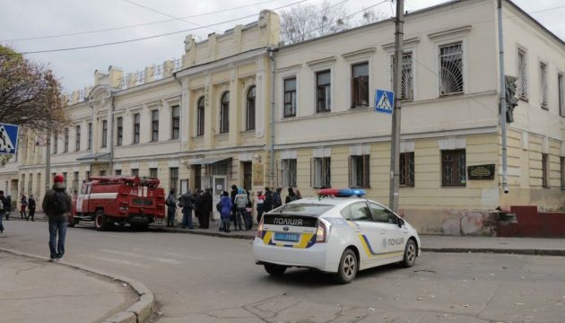 У Харкові через задимлення в академії культури евакуювали студентів 