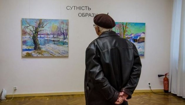 У Дніпрі відкрили найбільшу виставку картин художника-розвідника Глущенка