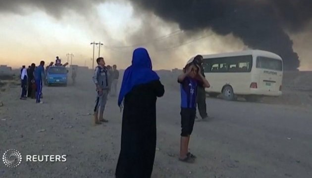 Відступаючи з Мосула, ісламісти підпалили 19 нафтових свердловин