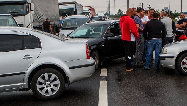 Over 1,000 vehicles piled up at Ukrainian-Polish border