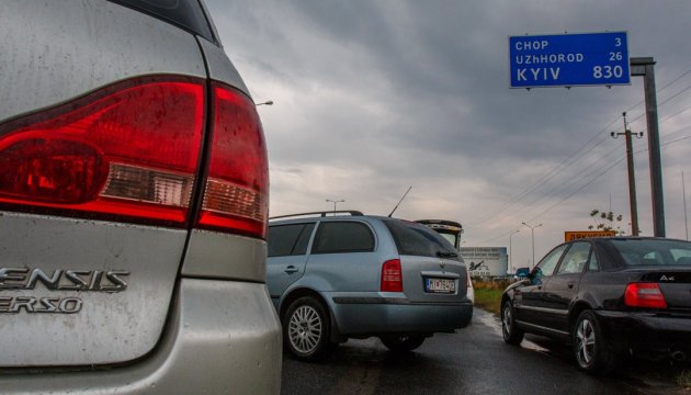 Over 500 vehicles piled up at Ukrainian-Polish border