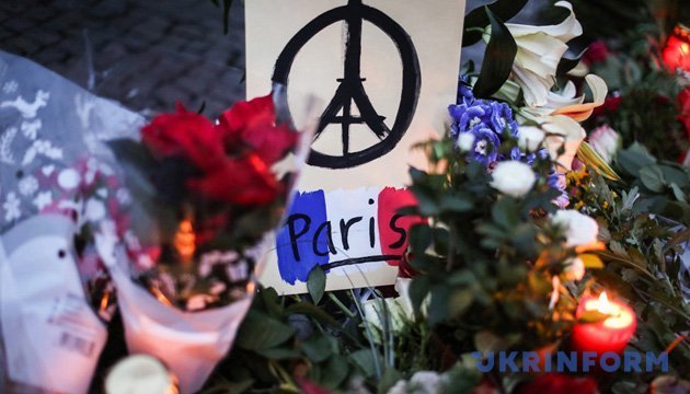 У Франції вшановують пам'ять жертв терактів річної давнини