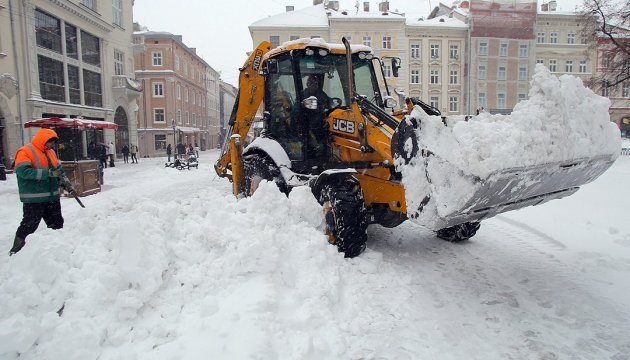 Bad weather leaves 988 Ukrainian towns and villages without electricity  