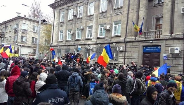 У центрі Кишинева протестують проти перемоги Додона