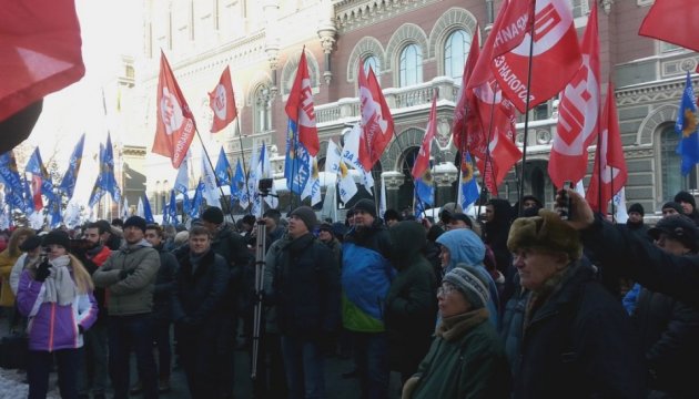 6000 Menschen protestieren in Kiew