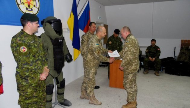Військові Канади підготували українських інструкторів-саперів