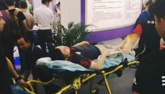 На китайській виставці дроїд розбив стенд і поранив людину