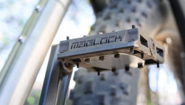 Велосипедисти створили магнітні педалі проти зісковзування