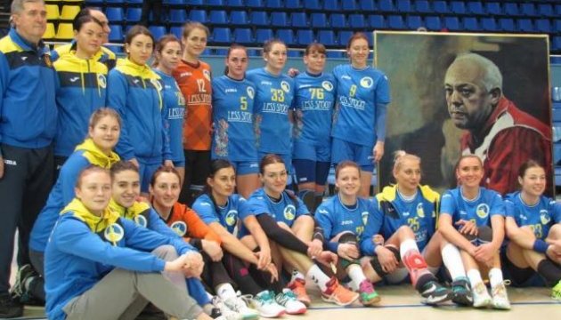 Українські гандболістки вирушили до Словаччини на відбірковий турнір ЧС-2017
