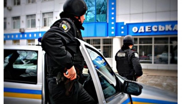 Поліція Одеси розшукує трьох нальотчиків, які поранили охоронця