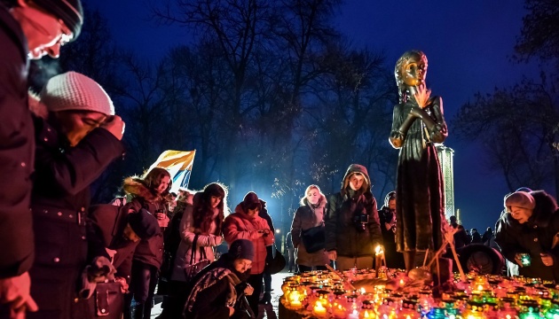 В Україні оголошена хвилина мовчання в пам'ять про жертв Голодомору