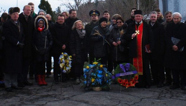 В Оттаві вшанували пам'ять жертв Голодоморів