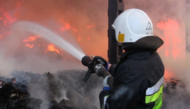 На місці вибуху у Святошинському районі столиці працюють пожежники - Кличко