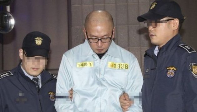 У Кореї затримали кліпмейкера через корупційний скандал навколо президента