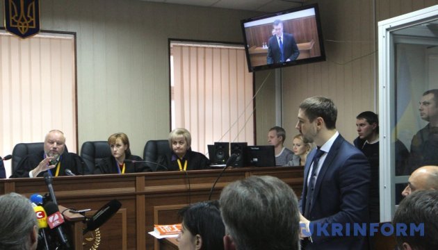 Справа екс-беркутівців: Янукович просить суд долучити три томи 