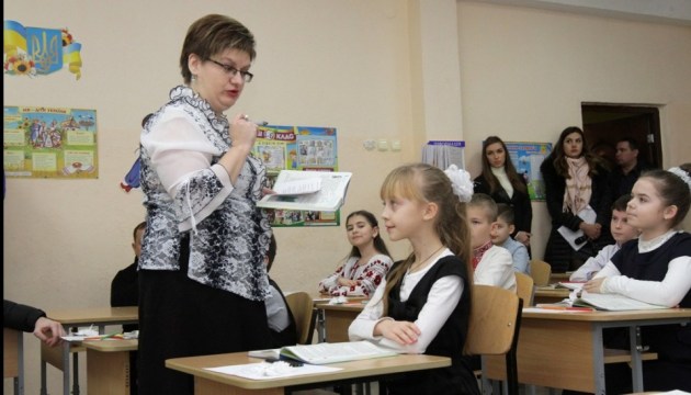Школам Миколаївщини бракує майже 240 вчителів