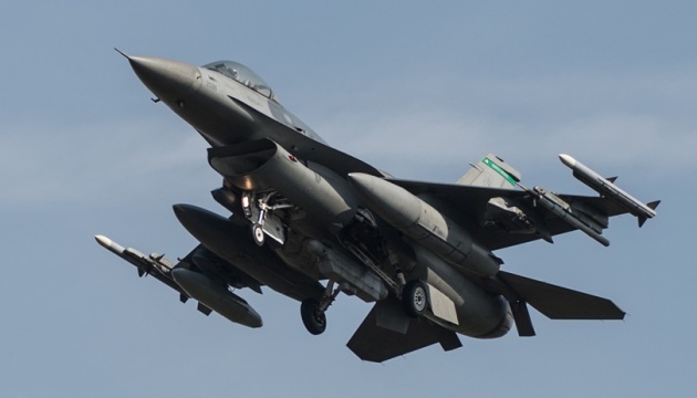 США продадуть Польщі крилаті ракети JASSM-ER для винищувачів F-16