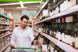 У столиці з 27 березня змінюють час продажу алкоголю в магазинах