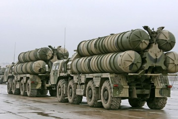 Rusos atacan la región de Járkiv con misiles S-300
